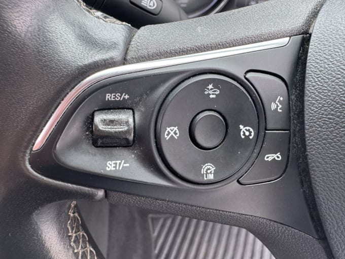 2025 Vauxhall Insignia