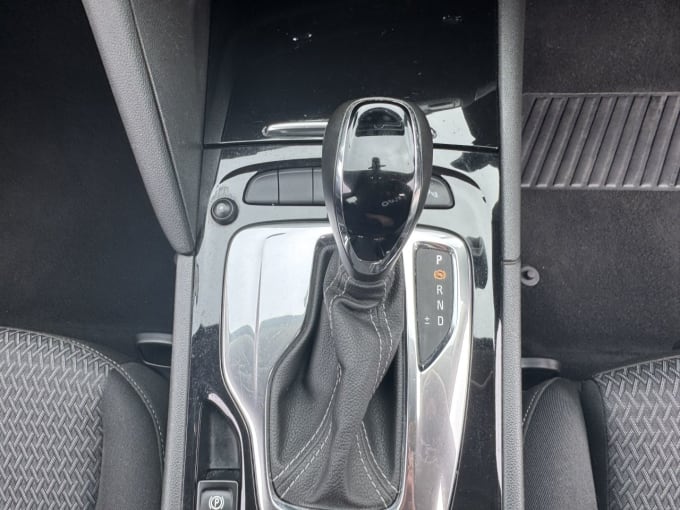2025 Vauxhall Insignia