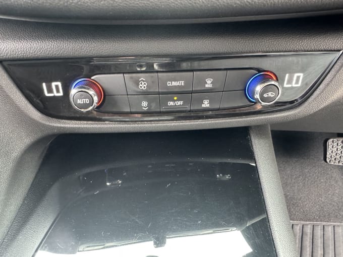 2025 Vauxhall Insignia
