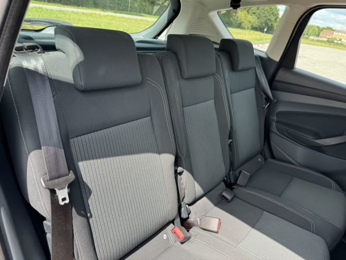 2025 Ford C-max