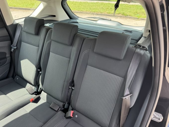 2025 Ford C-max