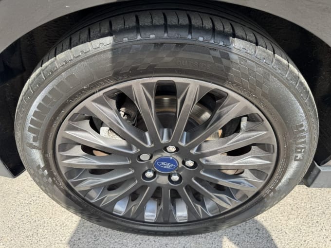 2025 Ford C-max