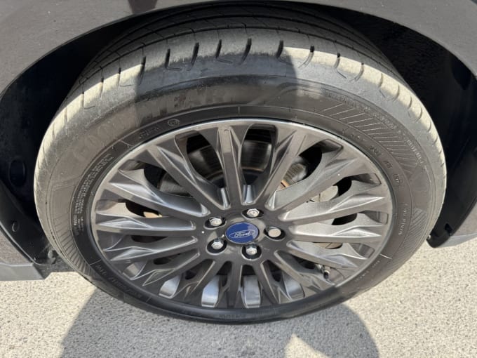 2025 Ford C-max