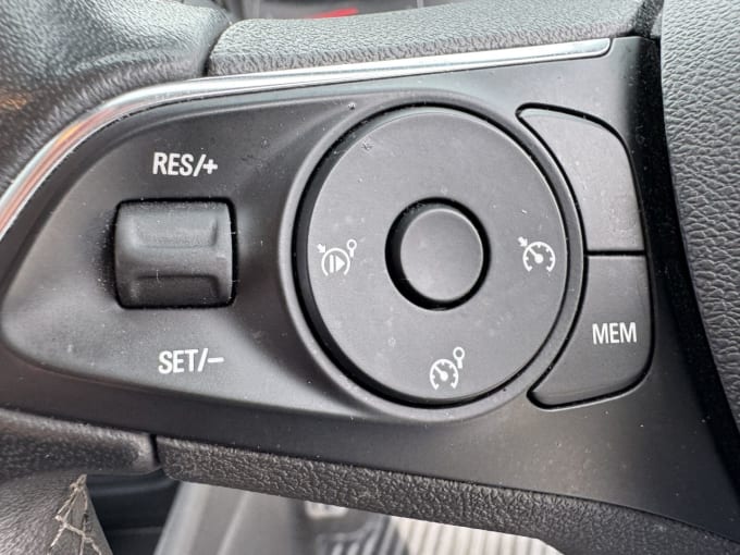 2025 Vauxhall Crossland