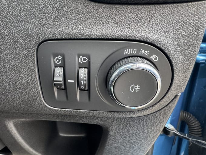 2025 Vauxhall Crossland X