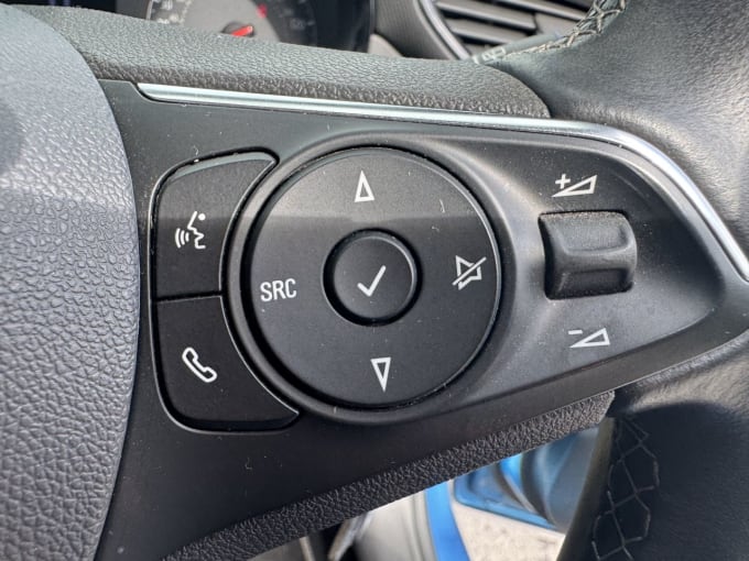 2025 Vauxhall Crossland X
