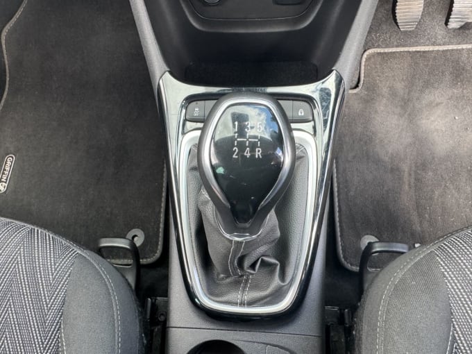 2025 Vauxhall Crossland X