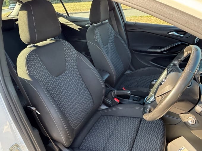 2025 Vauxhall Astra
