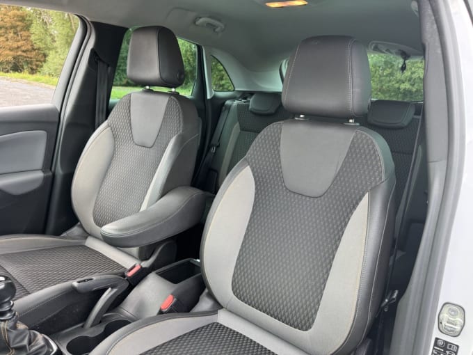 2025 Vauxhall Crossland X