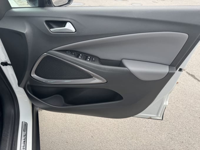 2025 Vauxhall Crossland X