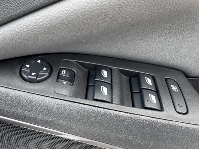 2025 Vauxhall Crossland X