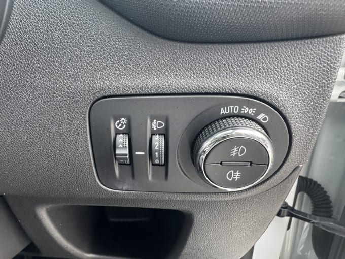 2025 Vauxhall Crossland X