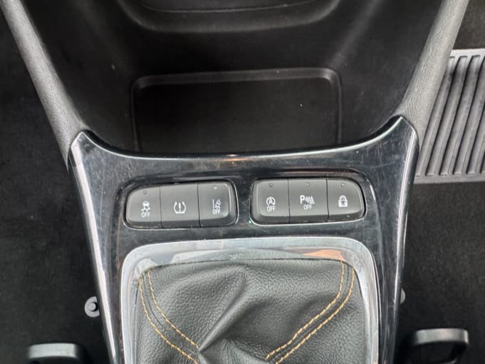 2025 Vauxhall Crossland X