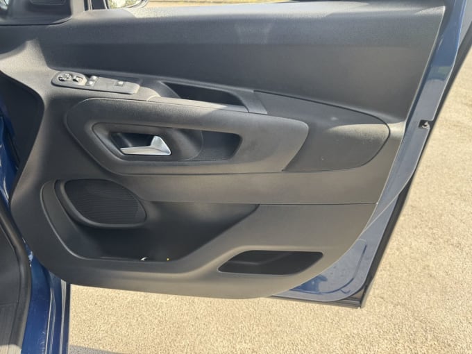 2025 Vauxhall Combo Life