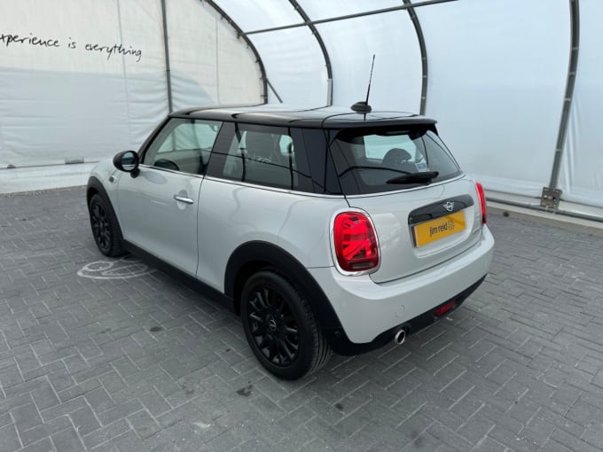 2018 Mini Hatch