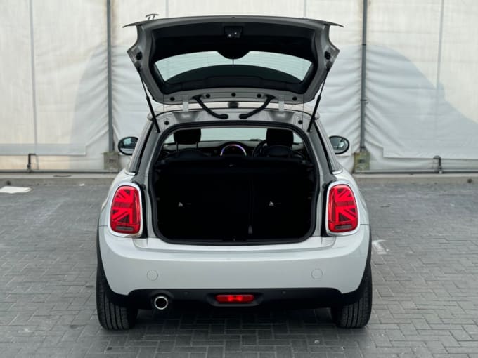 2018 Mini Hatch