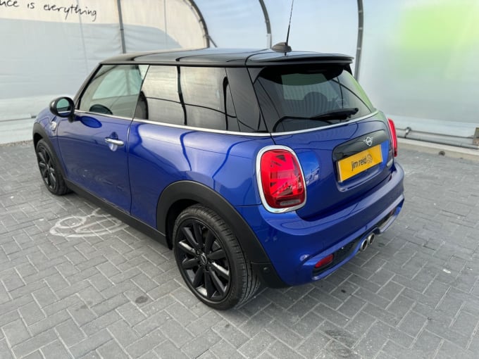 2018 Mini Hatch