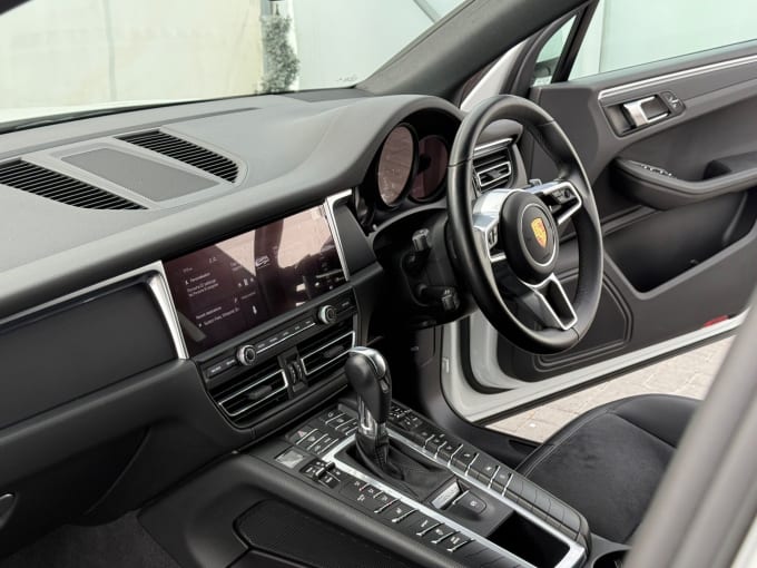 2020 Porsche Macan