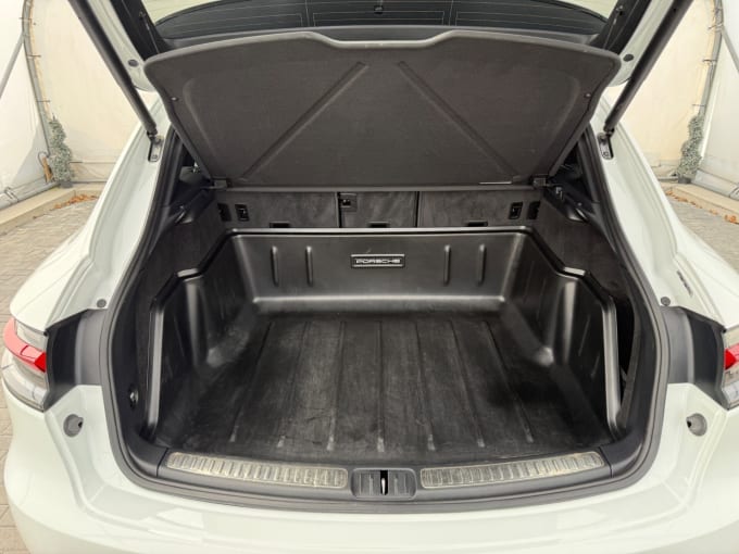 2020 Porsche Macan
