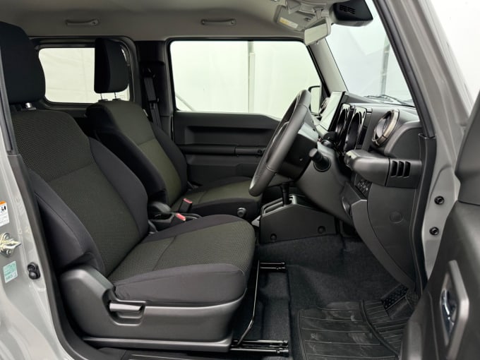 2025 Suzuki Jimny