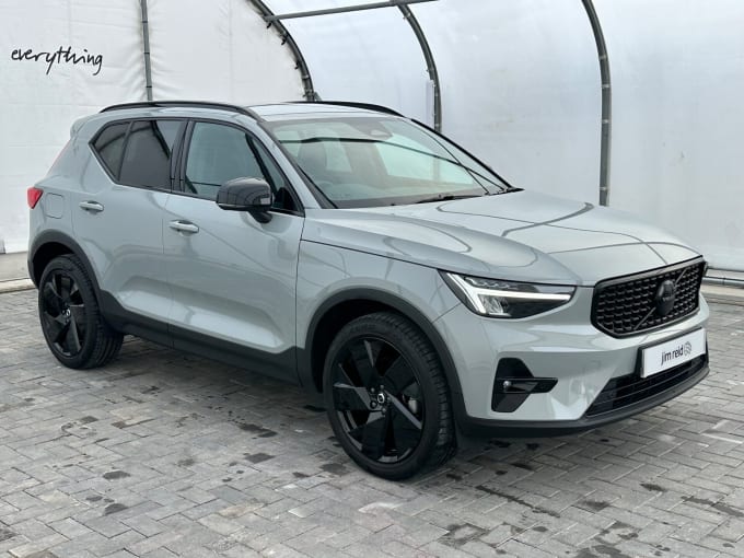 2025 Volvo Xc40