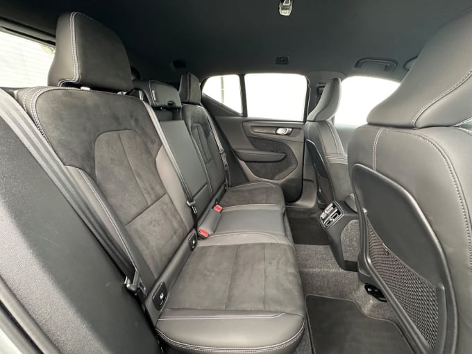 2025 Volvo Xc40