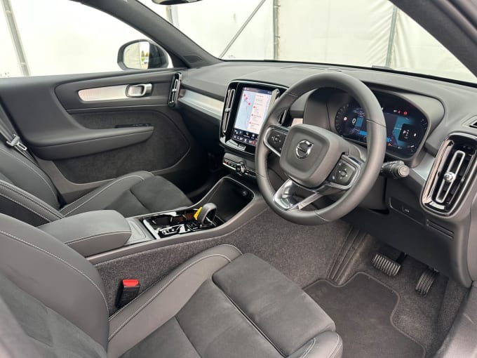 2025 Volvo Xc40