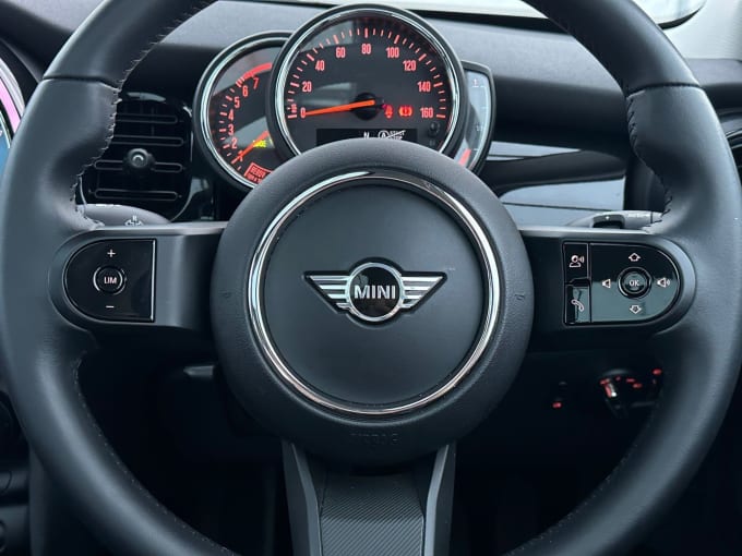 2021 Mini Hatch