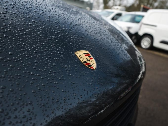 2025 Porsche Macan