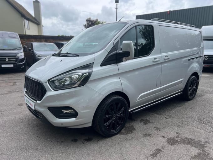 2024 Ford Transit Custom