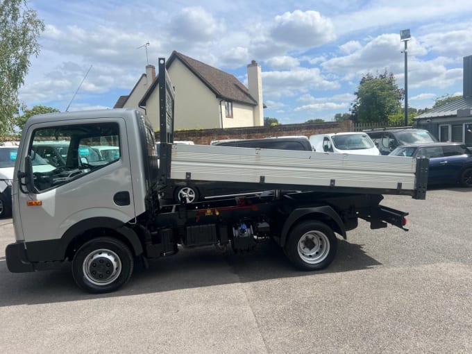2025 Nissan Nt400 Cabstar