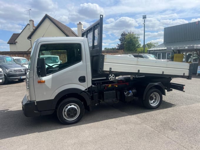 2025 Nissan Nt400 Cabstar