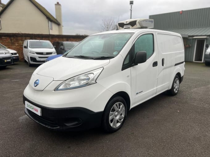 2025 Nissan E-nv200