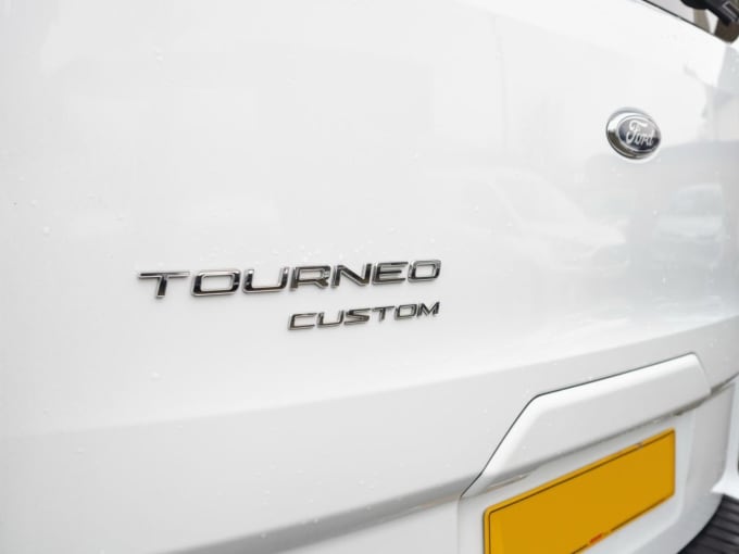 2025 Ford Tourneo Custom