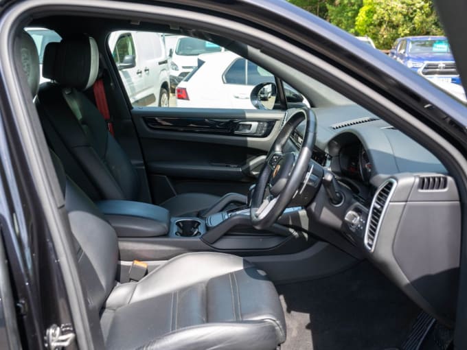 2025 Porsche Cayenne