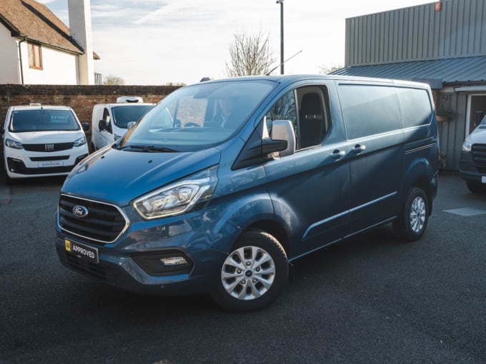 2025 Ford Transit Custom