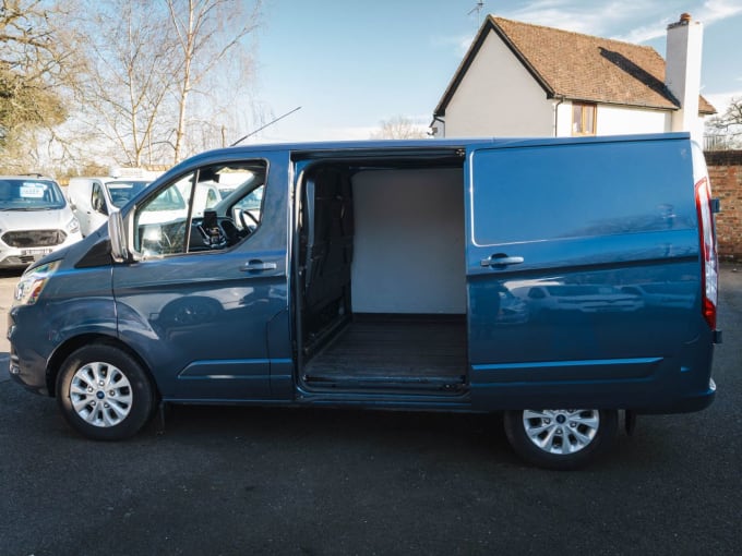 2025 Ford Transit Custom