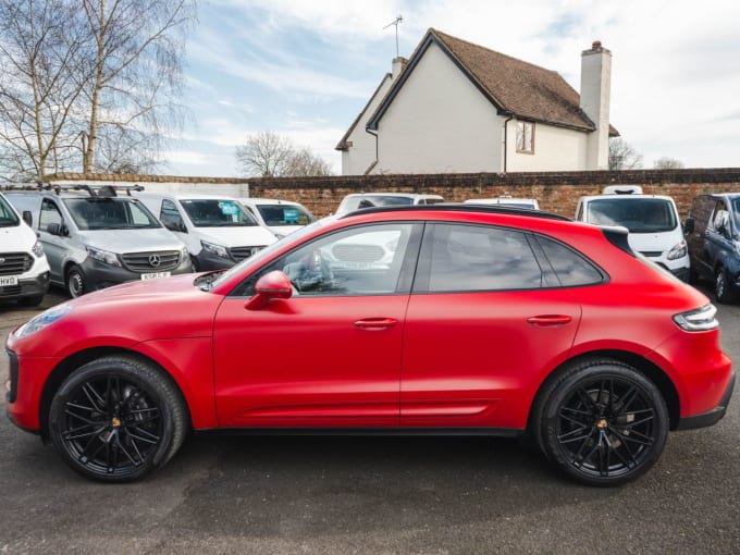 2025 Porsche Macan