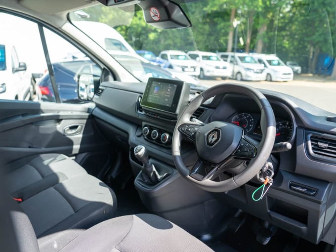 2025 Renault Trafic