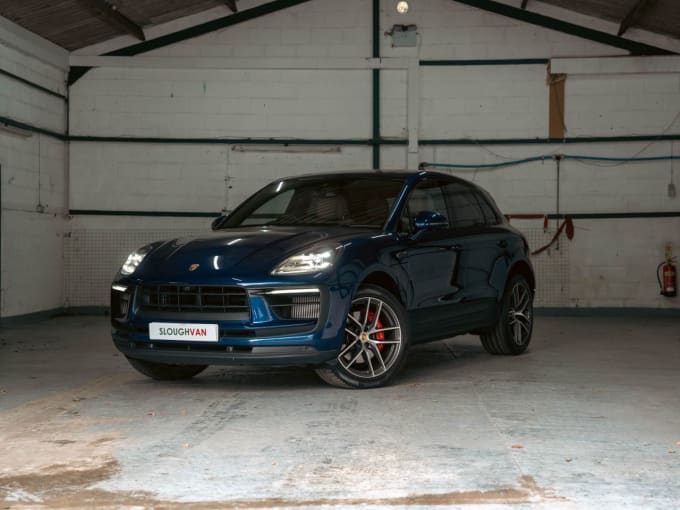 2025 Porsche Macan