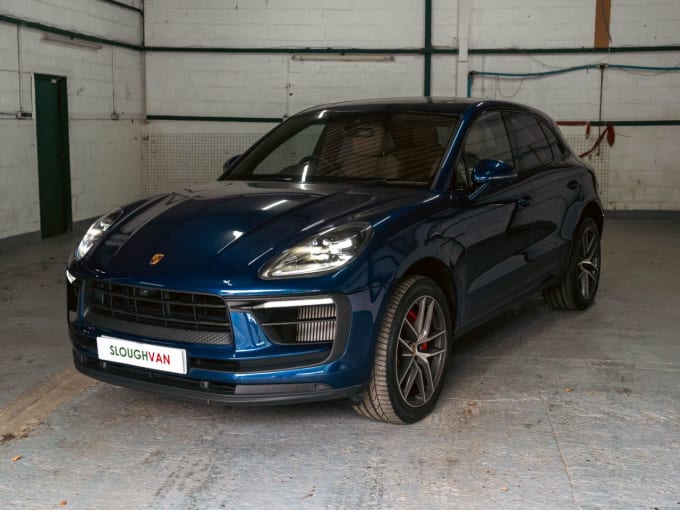 2025 Porsche Macan