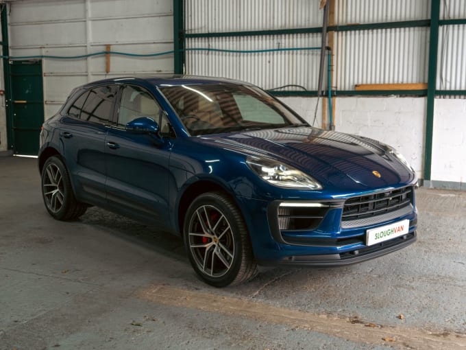2025 Porsche Macan