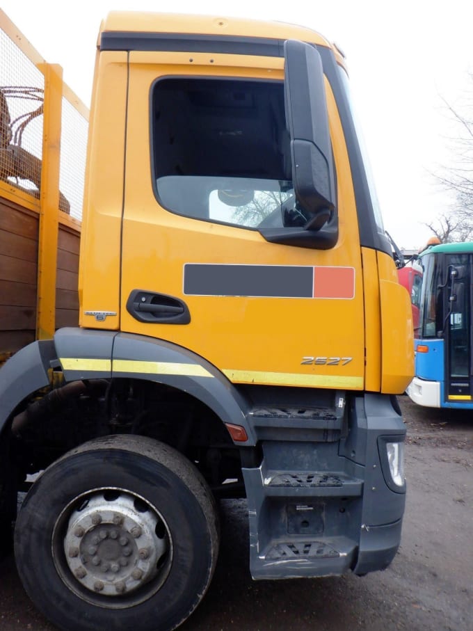 2025 Mercedes-benz Arocs