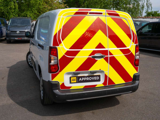 2025 Peugeot Partner