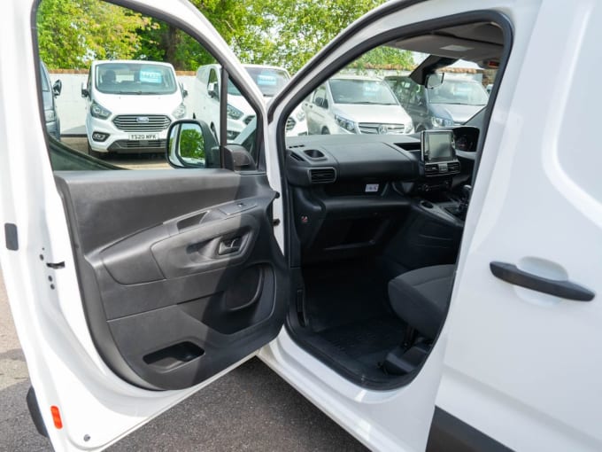 2025 Peugeot Partner
