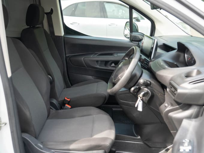 2025 Peugeot Partner