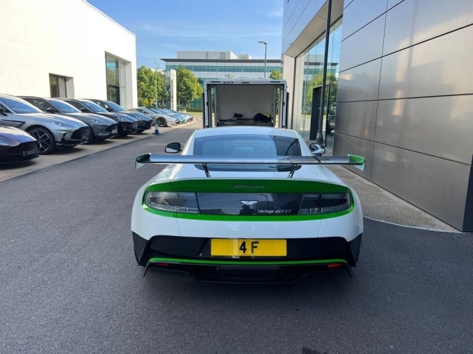 2025 Aston Martin Vantage