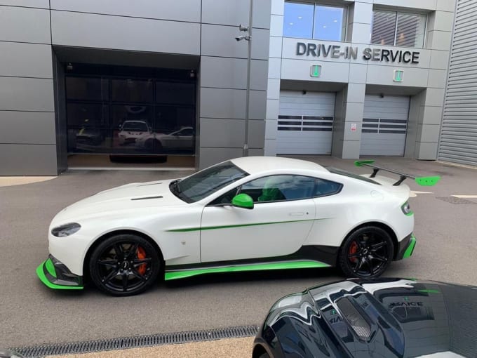 2025 Aston Martin Vantage