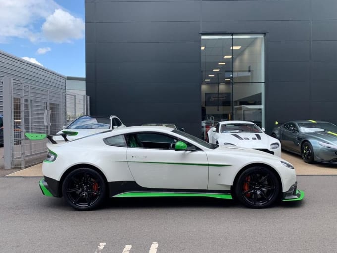 2025 Aston Martin Vantage