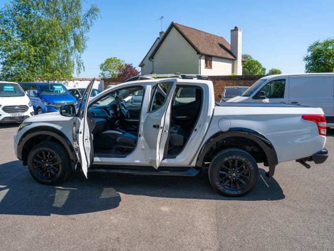 2025 Mitsubishi L200
